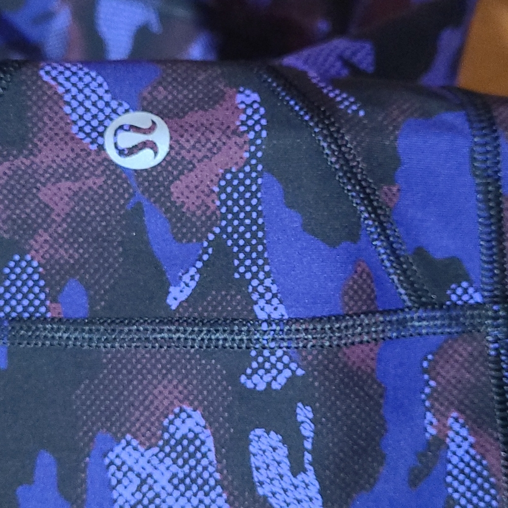 Lululemon camo leggings - Picture 3 of 7